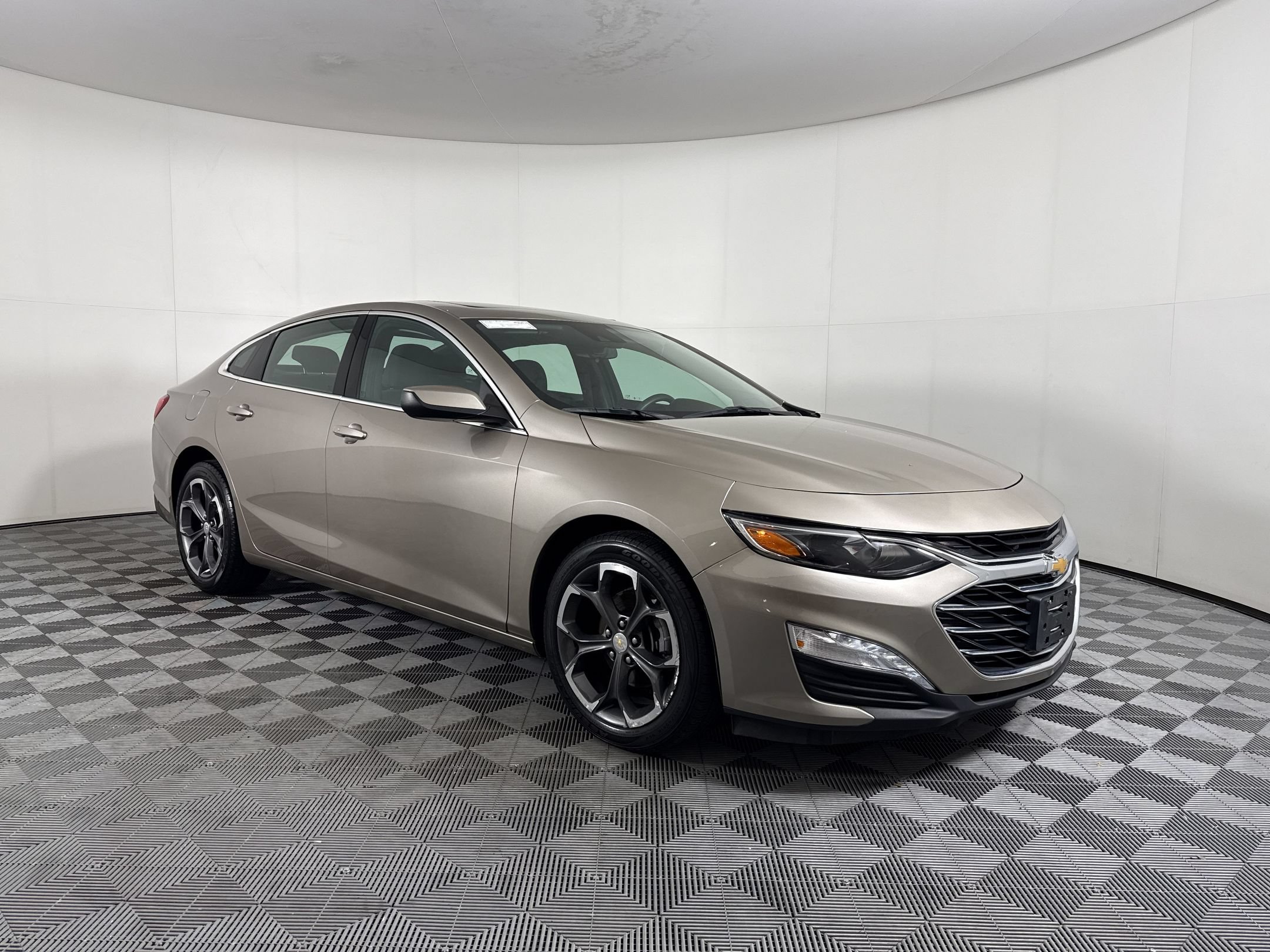Used 2023 Chevrolet Malibu LT FWD image 7