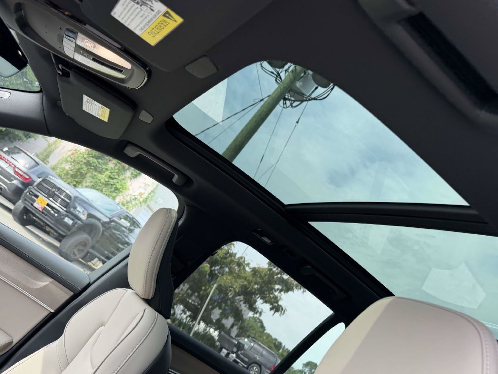 New 2026 Volvo XC90 B6 Plus w/ Protection Package Premier AWD/4WD image 18