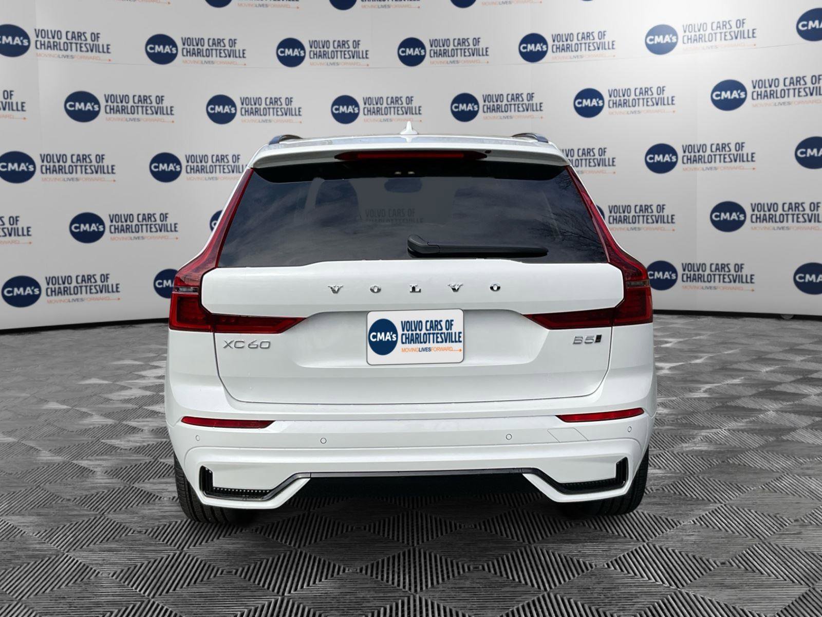 New 2026 Volvo XC60 B5 Plus w/ Climate Package image 4
