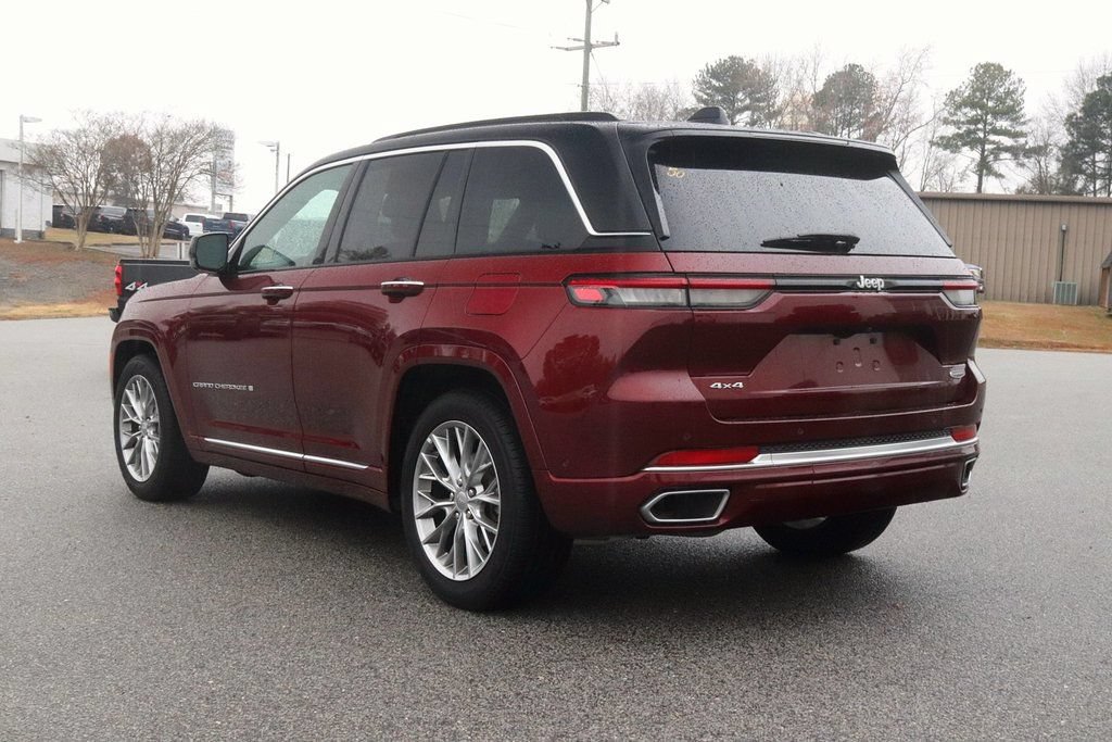 Used 2025 Jeep Grand Cherokee Summit AWD/4WD image 5