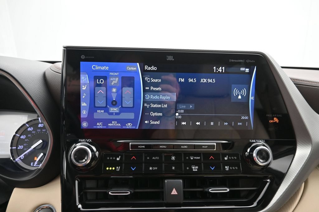 Used 2022 Toyota Highlander Platinum FWD image 15