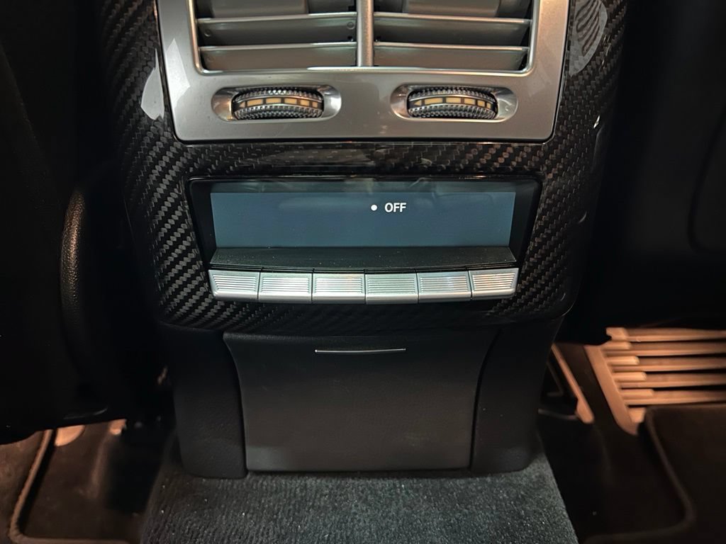 Used 2013 Mercedes-Benz S 63 AMG image 27