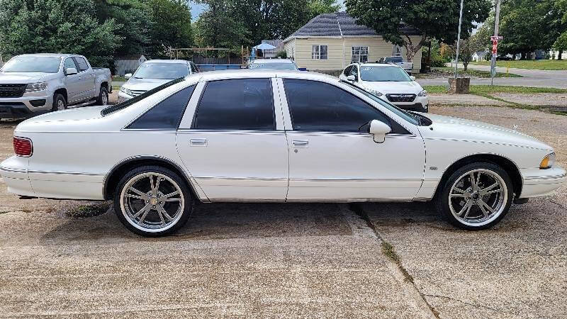 Used 1993 Chevrolet Caprice Classic LS image 4