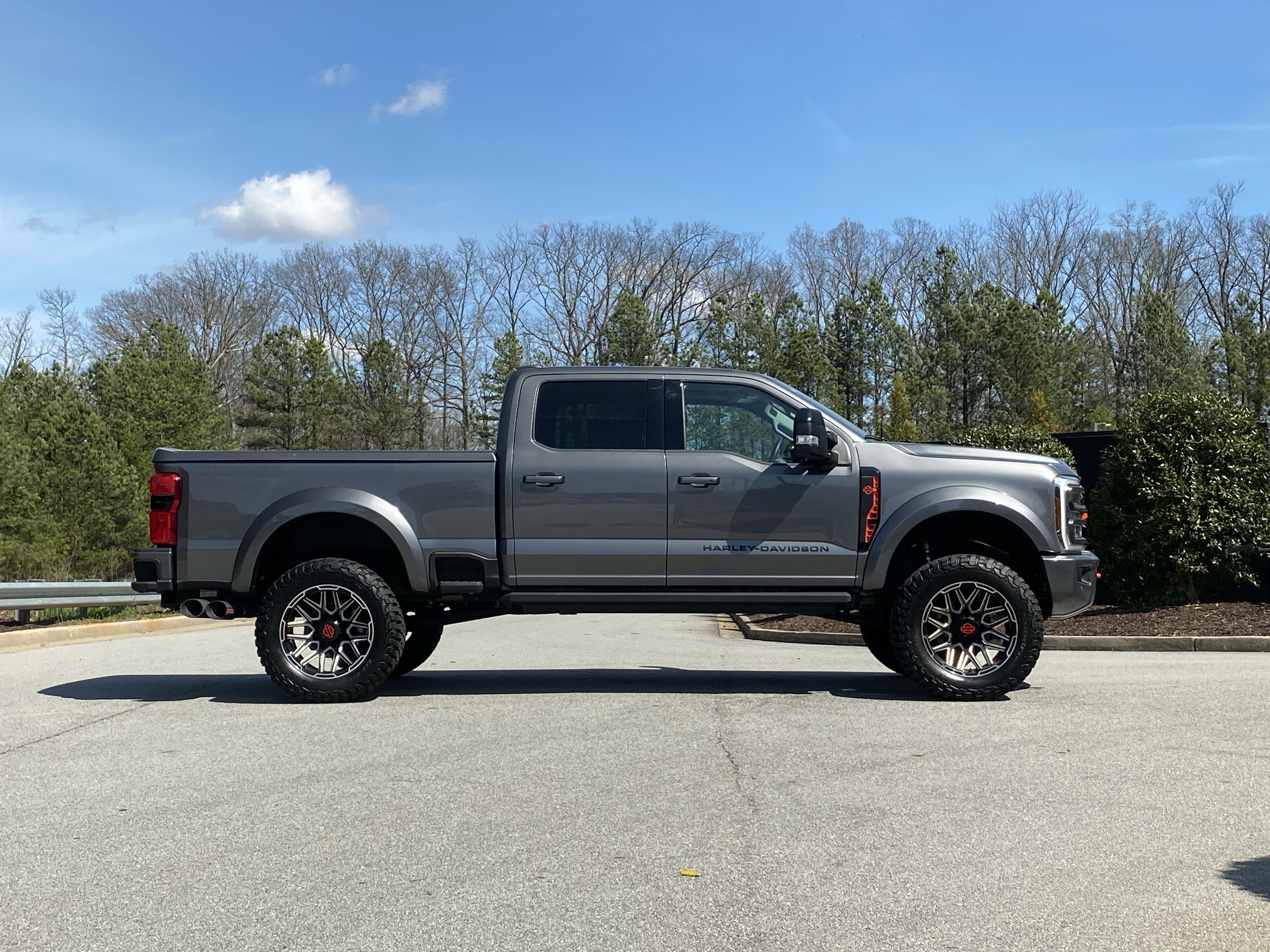 Used 2024 Ford F250 Lariat w/ Lariat Ultimate Package AWD/4WD image 5