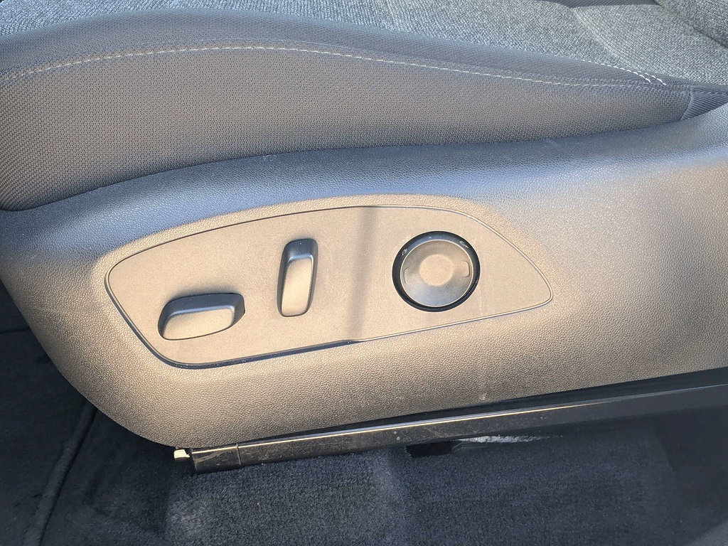 Used 2025 GMC Acadia Elevation FWD image 21