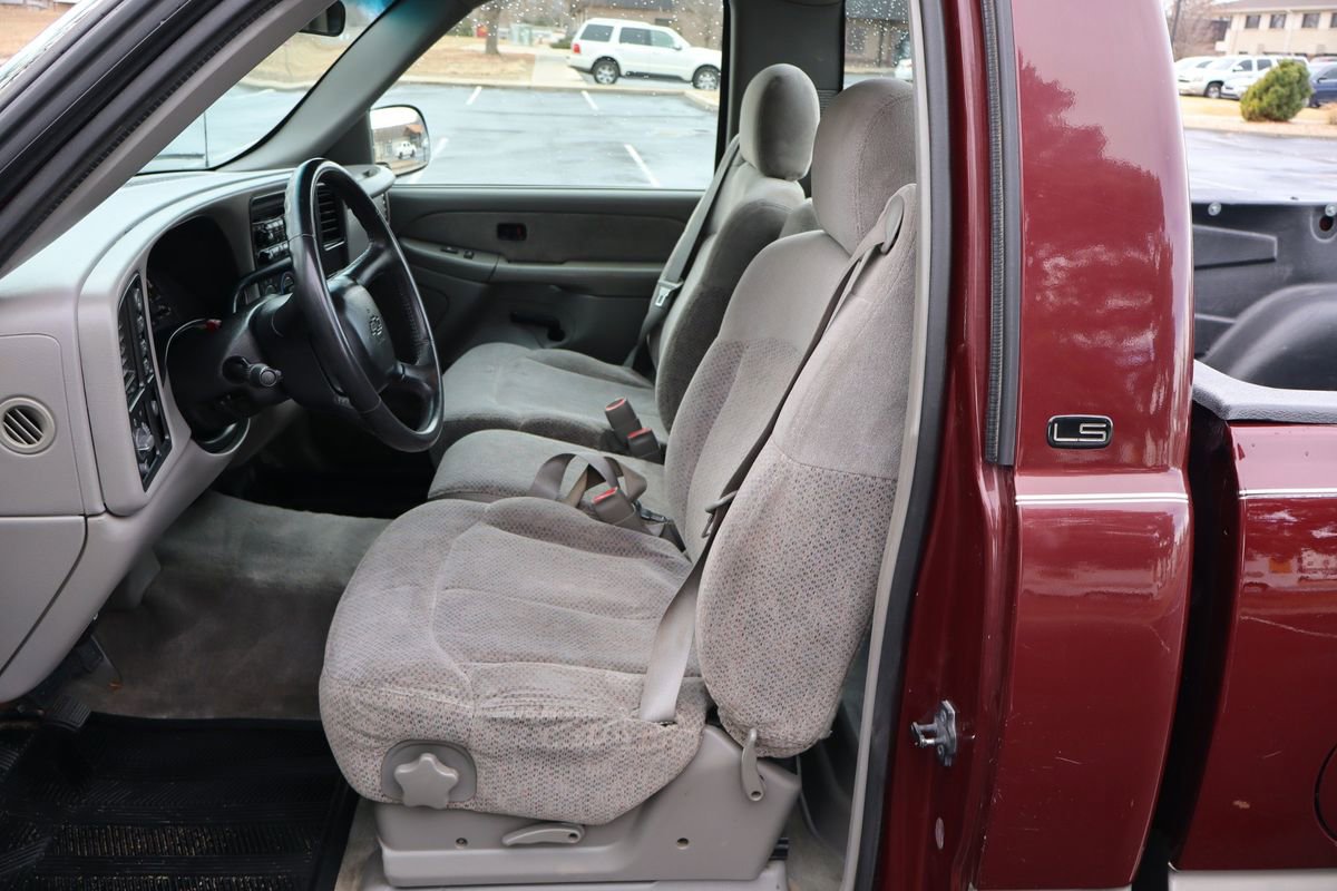 Used 1999 Chevrolet Silverado 1500 LS w/ Firm Ride Suspension Pkg image 17