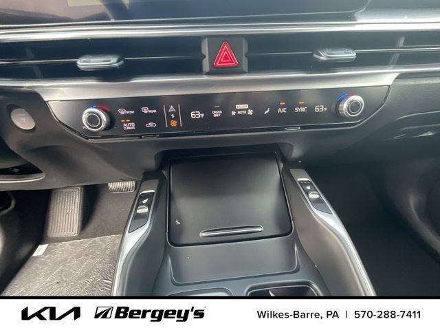 Certified 2025 Kia Sorento EX AWD/4WD image 12