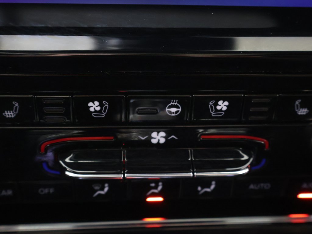 Used 2022 Jeep Grand Cherokee Overland w/ Luxury Tech Group IV image 61