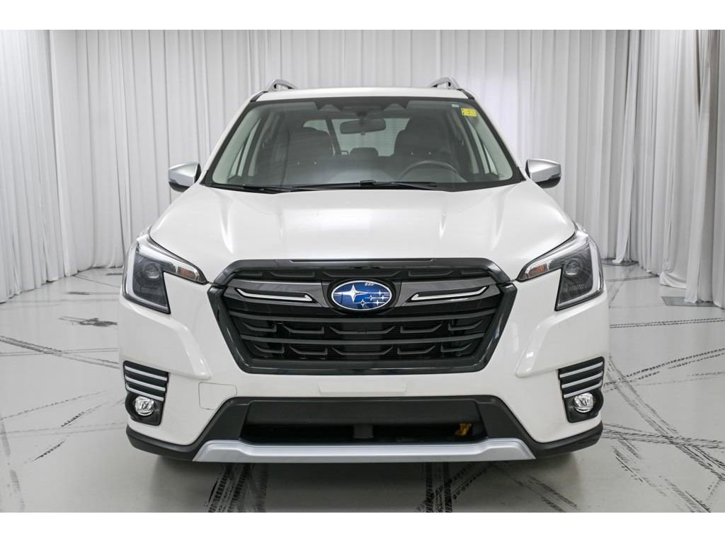 Used 2022 Subaru Forester Touring image 3