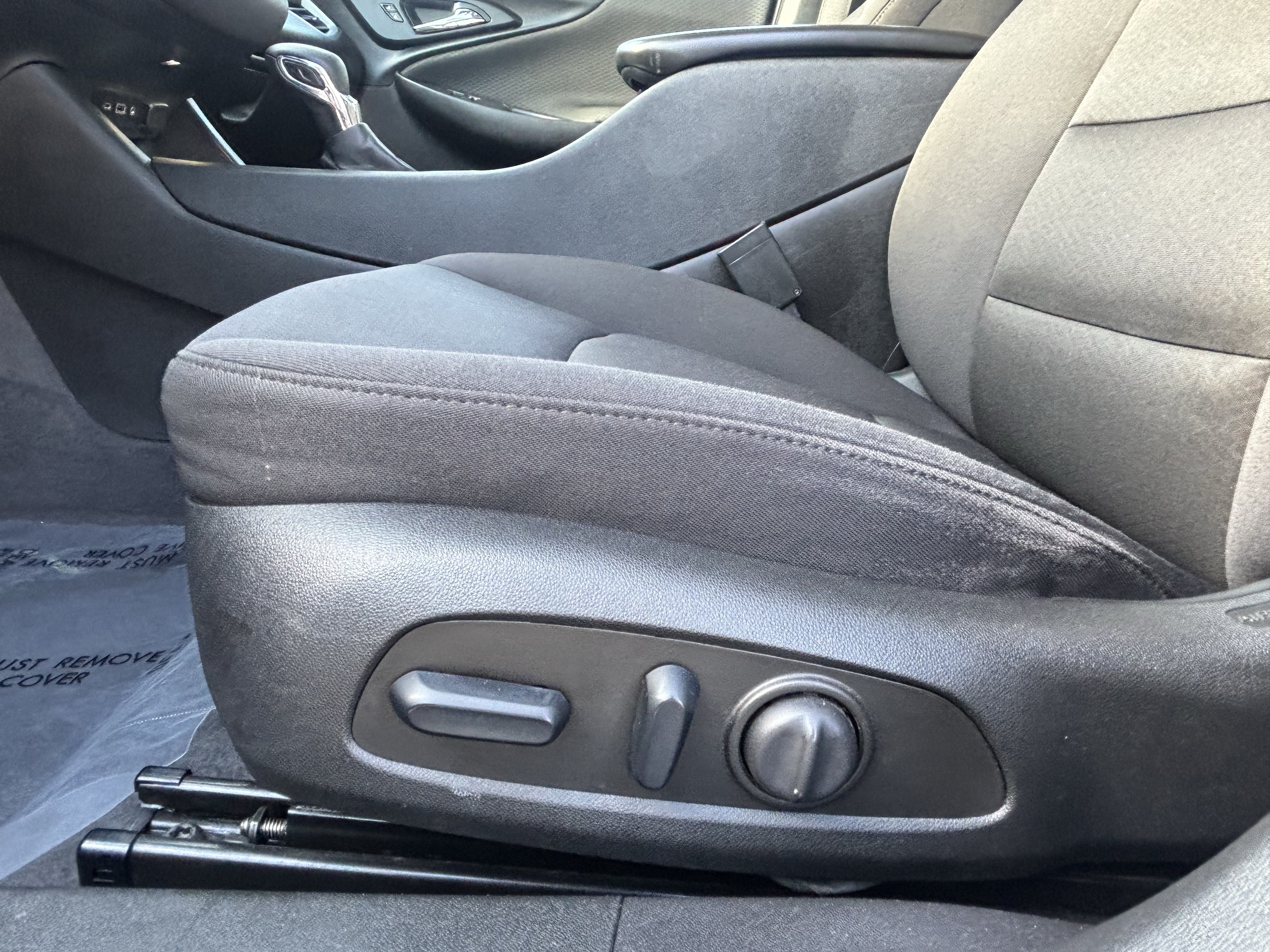 Used 2023 Chevrolet Malibu LT FWD image 15