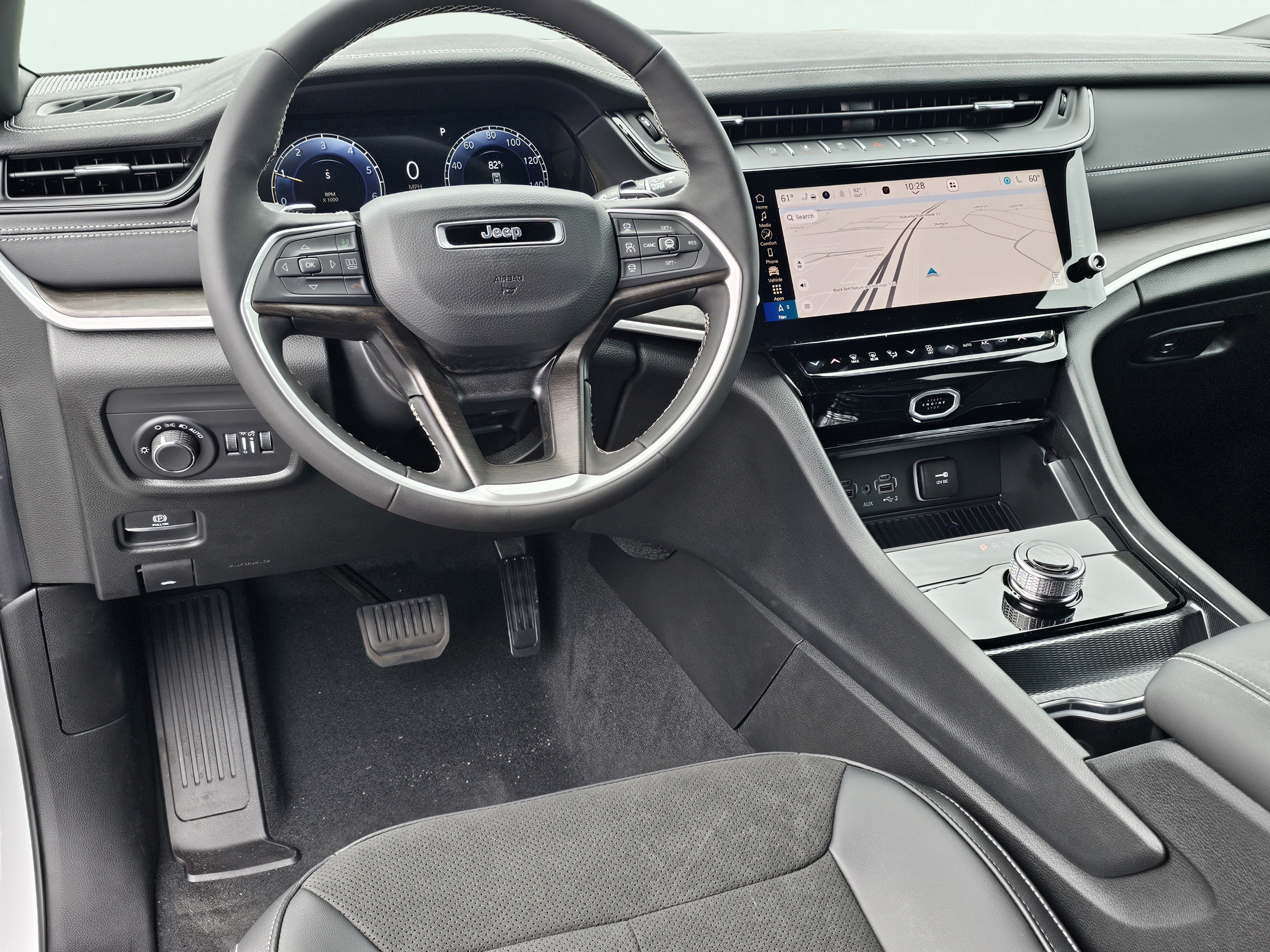 New 2026 Jeep Grand Cherokee L 2WD image 34