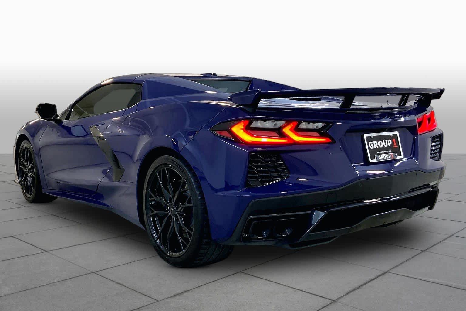 Used 2025 Chevrolet Corvette Stingray Premium Conv w/ Z51 Performance Package RWD image 9