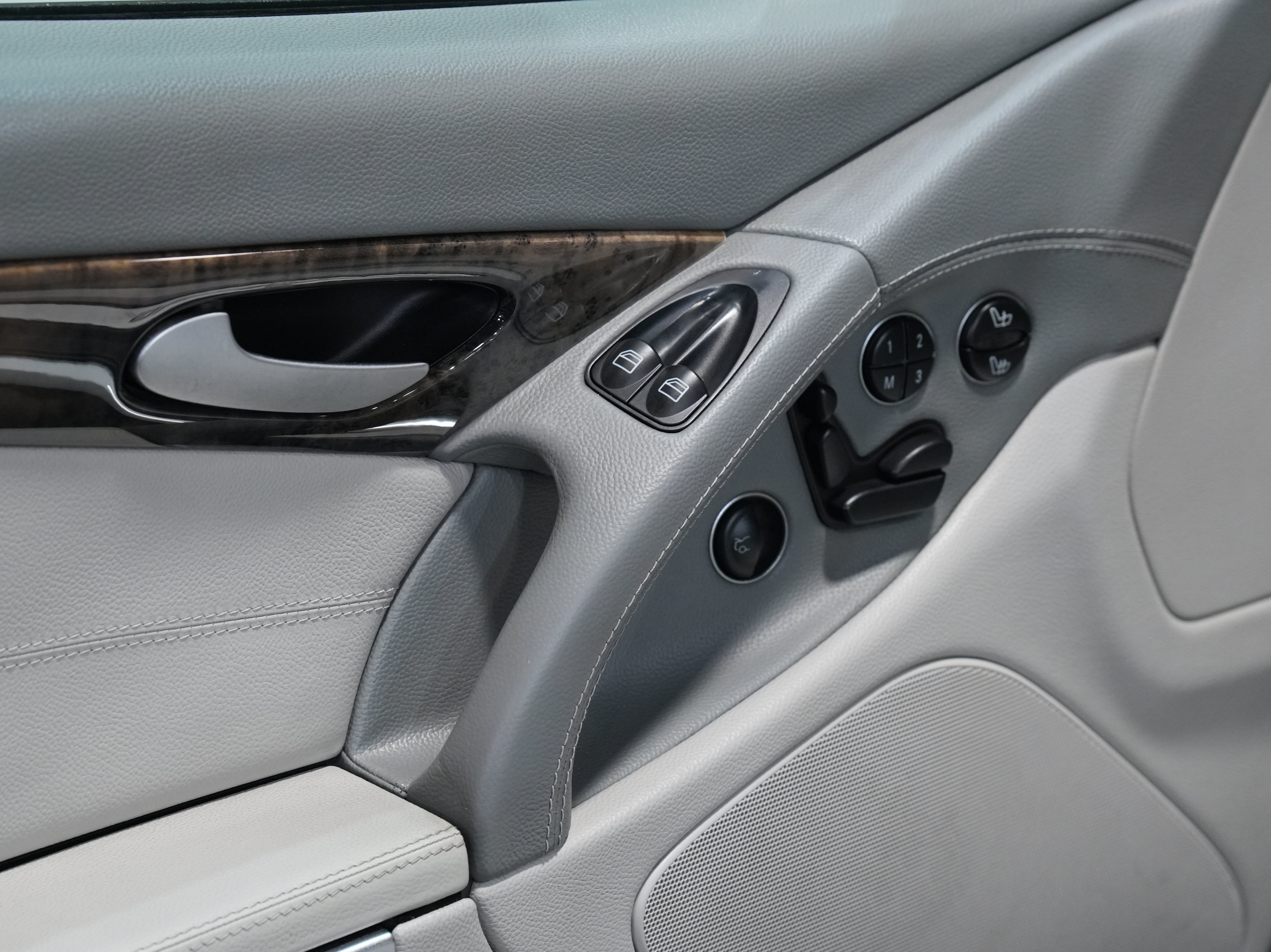 Used 2006 Mercedes-Benz SL 55 AMG image 27