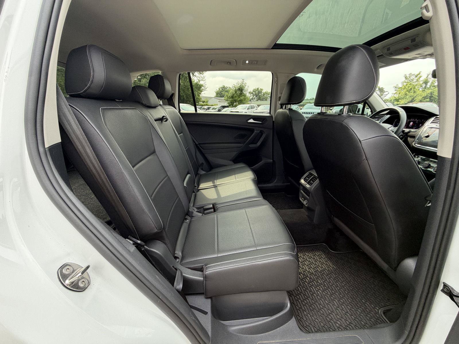 Used 2021 Volkswagen Tiguan SEL AWD/4WD image 28