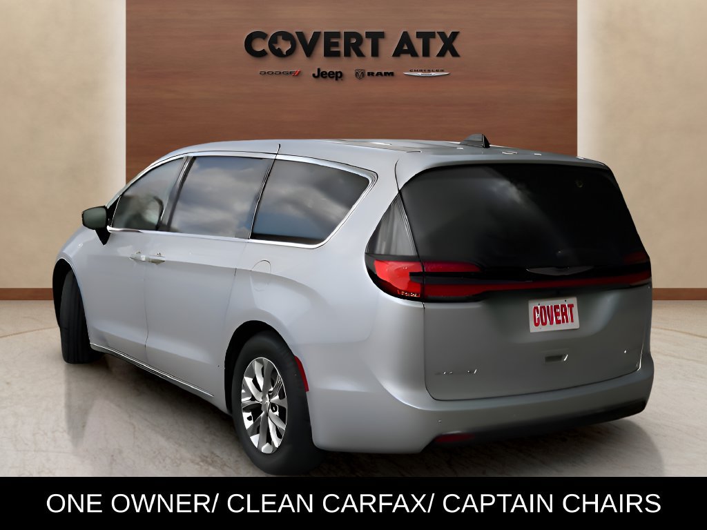 Used 2026 Chrysler Pacifica Limited FWD image 3