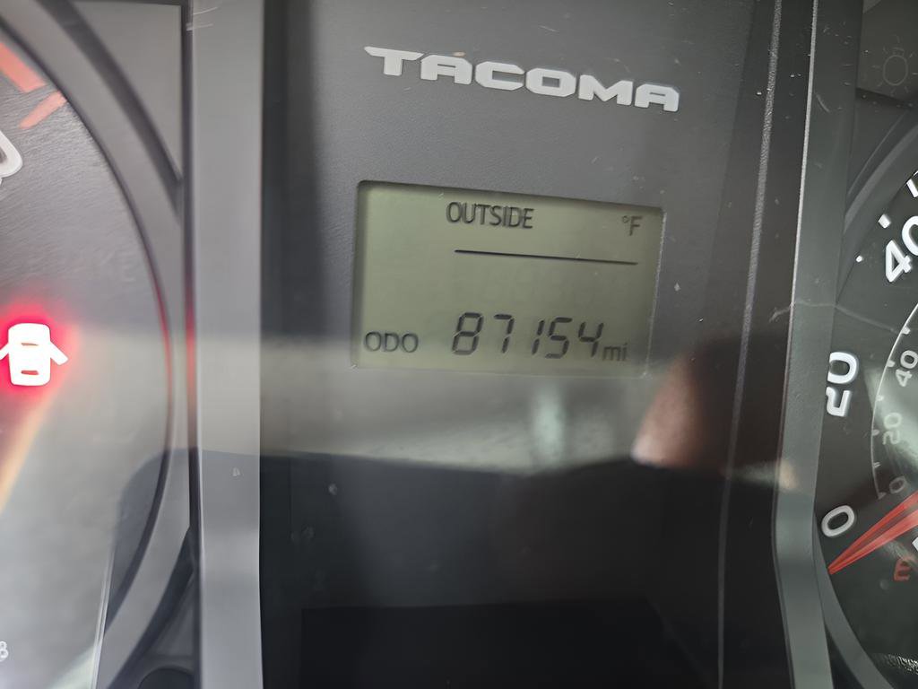 Used 2017 Toyota Tacoma SR image 24