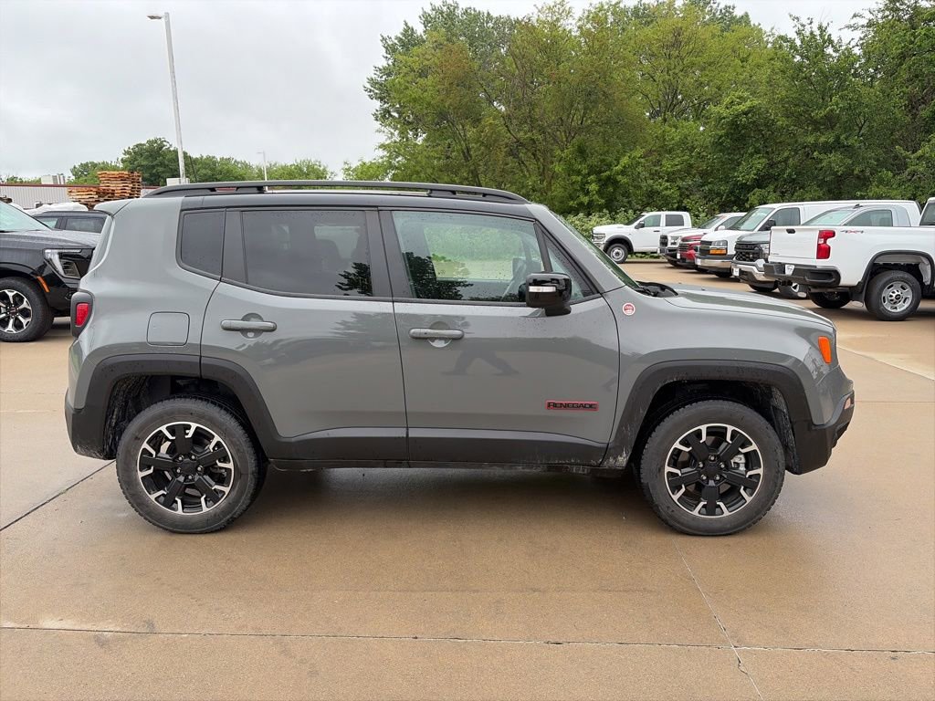 Used 2023 Jeep Renegade Trailhawk AWD/4WD image 6