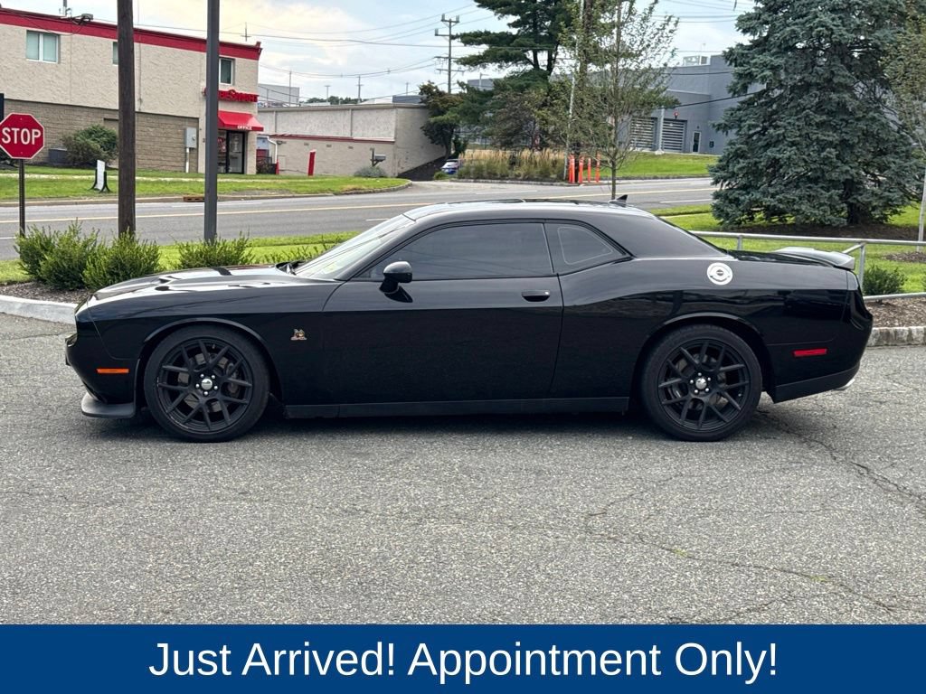 Used 2015 Dodge Challenger R/T Scat Pack w/ Leather Interior Group RWD image 4
