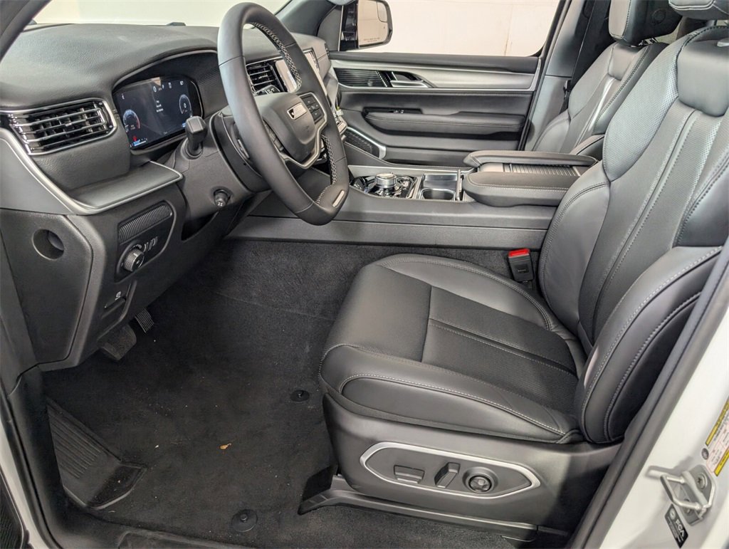 New 2025 Jeep Wagoneer L Series II image 6