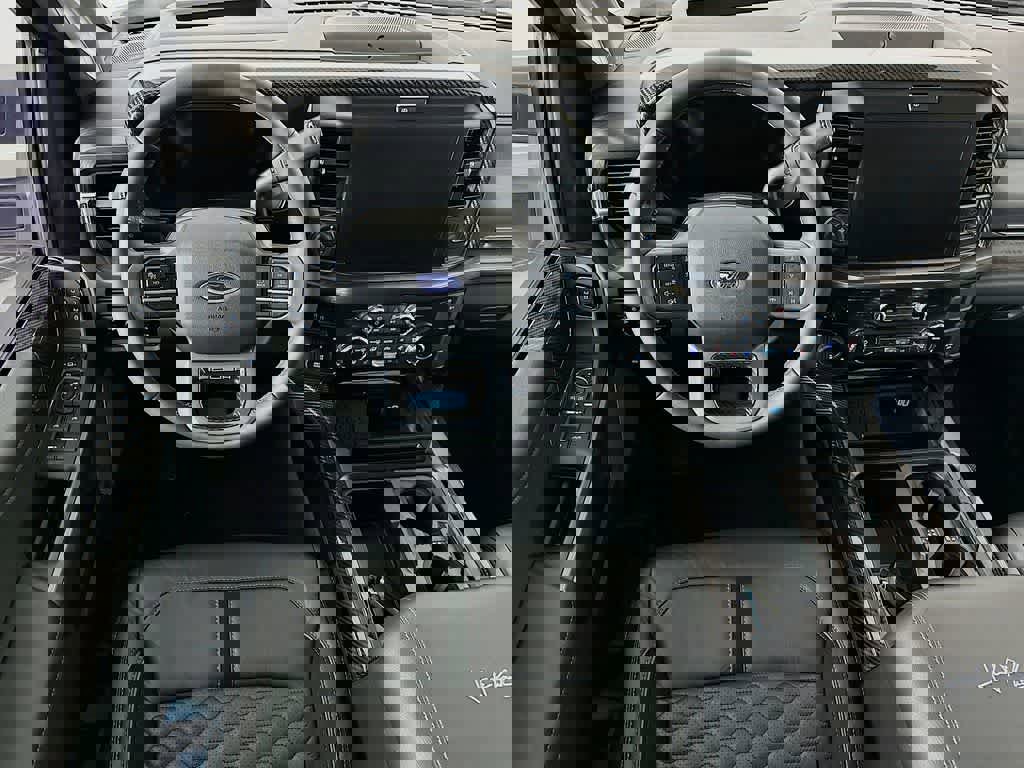 New 2026 Ford F250 Lariat w/ Black Appearance Package image 10