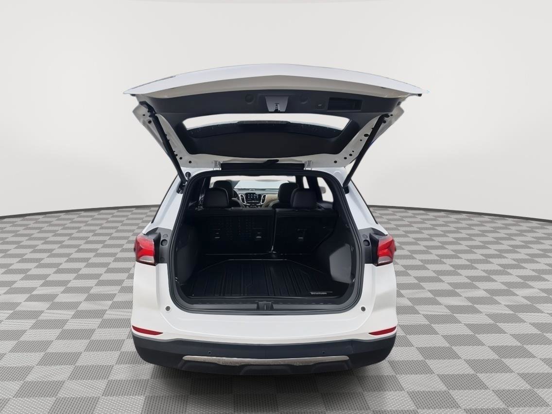 Used 2024 Chevrolet Equinox Premier image 9