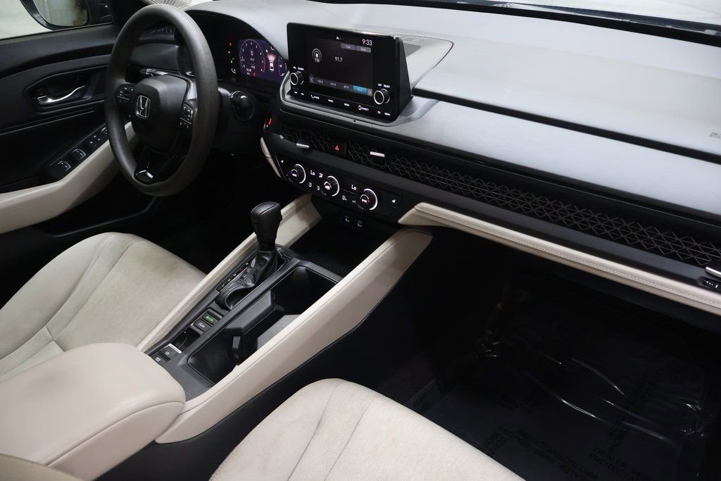 Used 2024 Honda Accord EX image 11