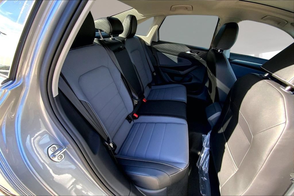 Used 2026 Volkswagen Jetta SE FWD image 10
