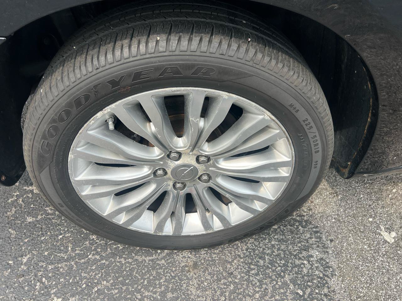 Used 2013 Chrysler 200 Touring FWD image 20