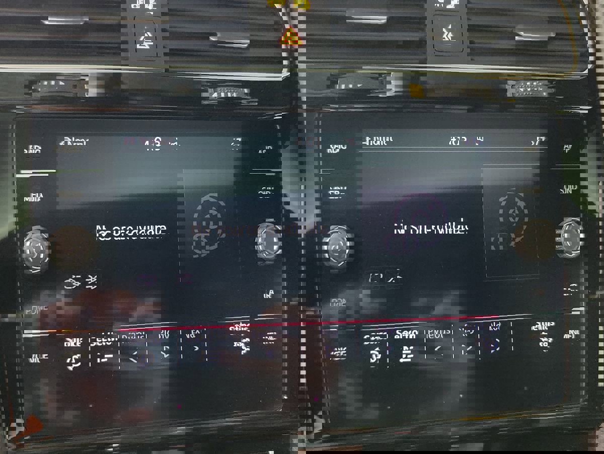 Used 2019 Volkswagen GTI SE w/ SE Experience Package image 31