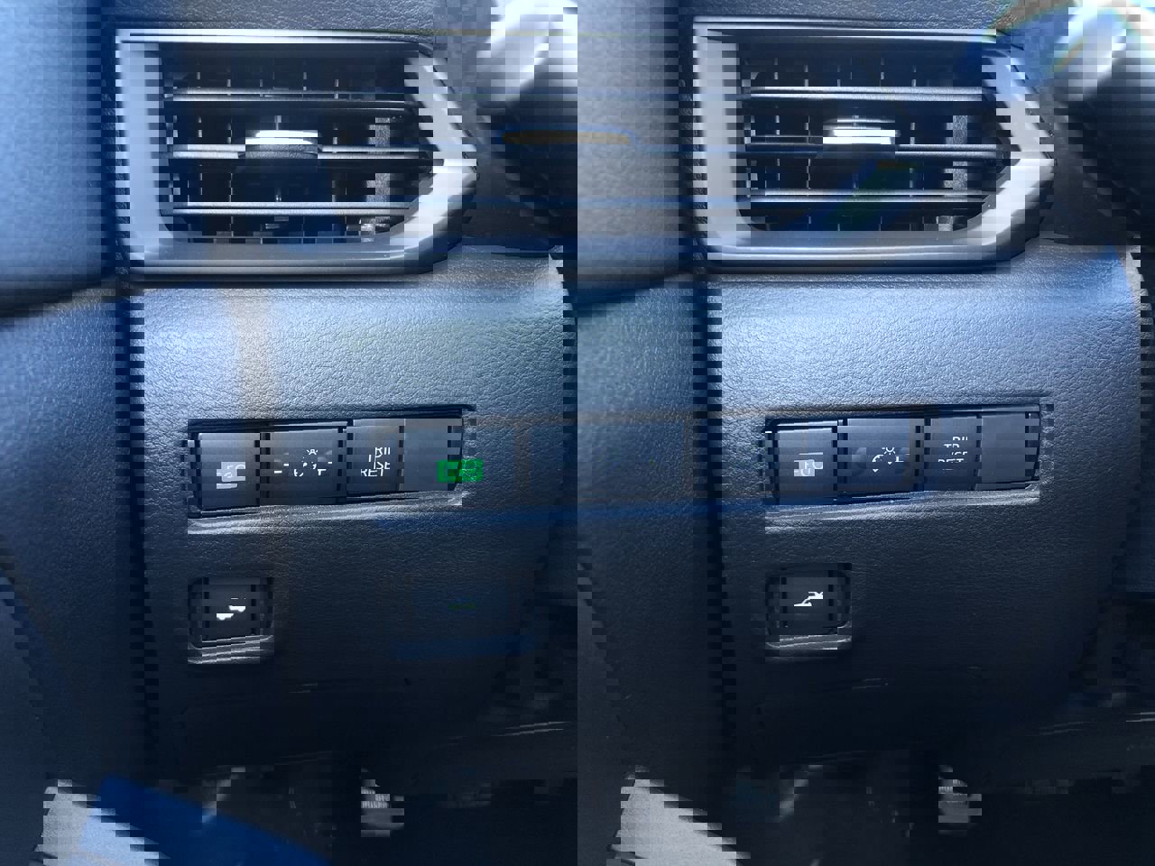 New 2025 Nissan Sentra S image 18