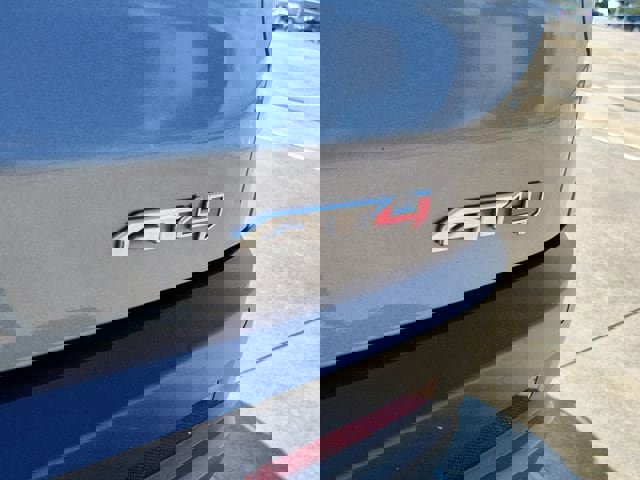 Used 2022 GMC Acadia AT4 w/ Preferred Package image 6