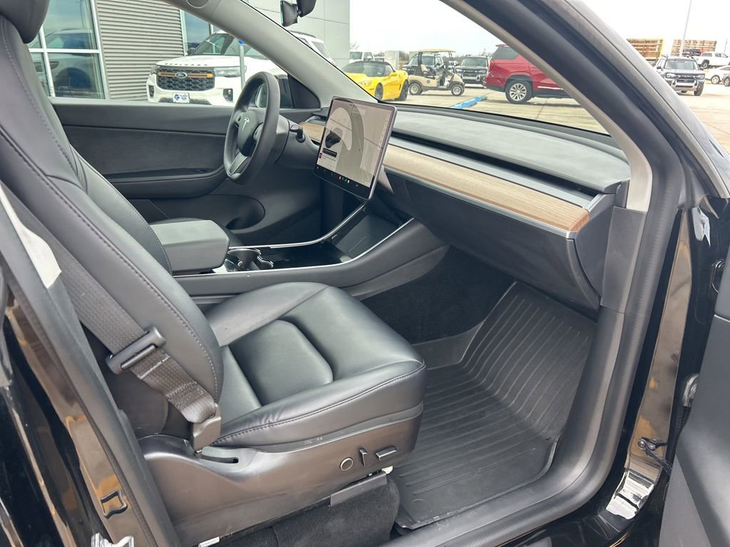 Used 2021 Tesla Model Y Long Range image 10