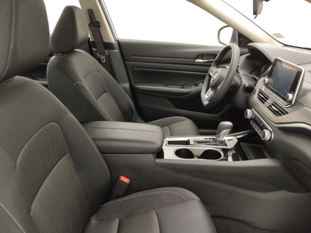 Used 2024 Nissan Altima 2.5 SV image 21