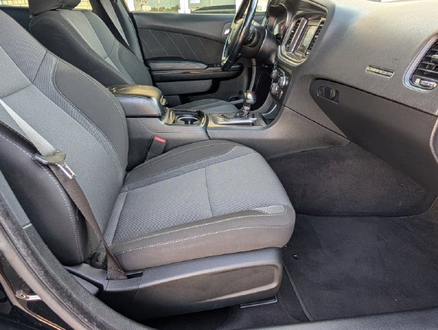 Used 2020 Dodge Charger SXT w/ Driver Convenience Group RWD image 22