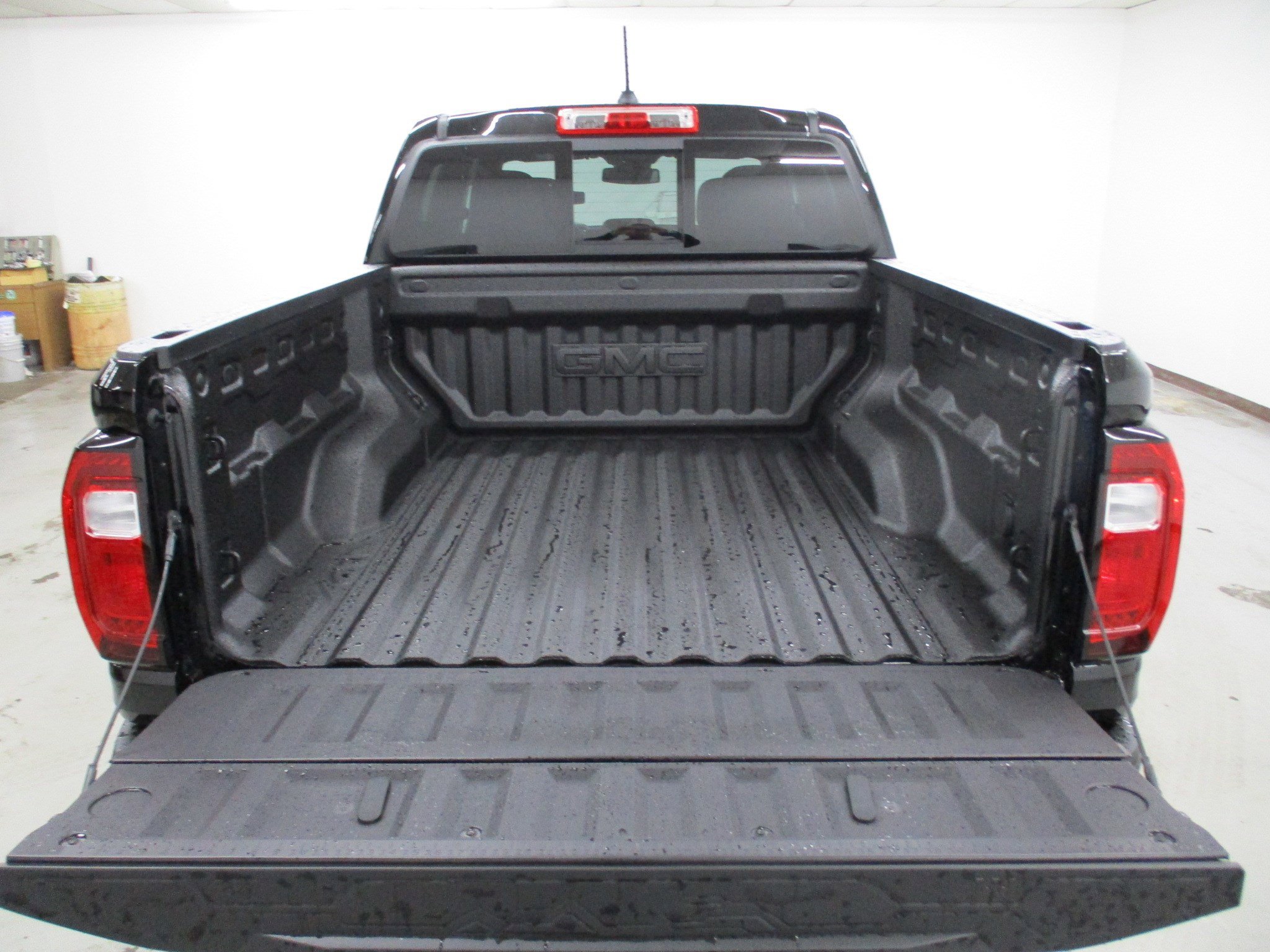 New 2025 GMC Canyon AT4 w/ AT4 Premium Package image 6