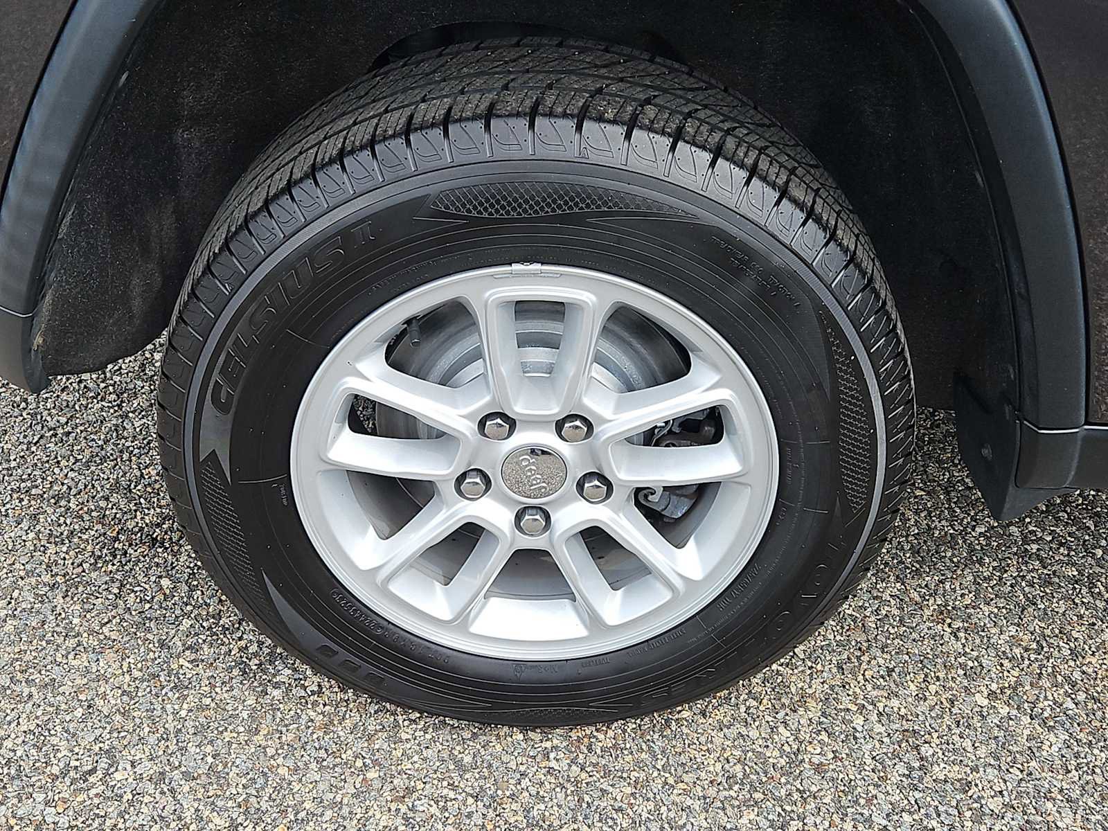 Used 2020 Jeep Grand Cherokee Laredo AWD/4WD image 10