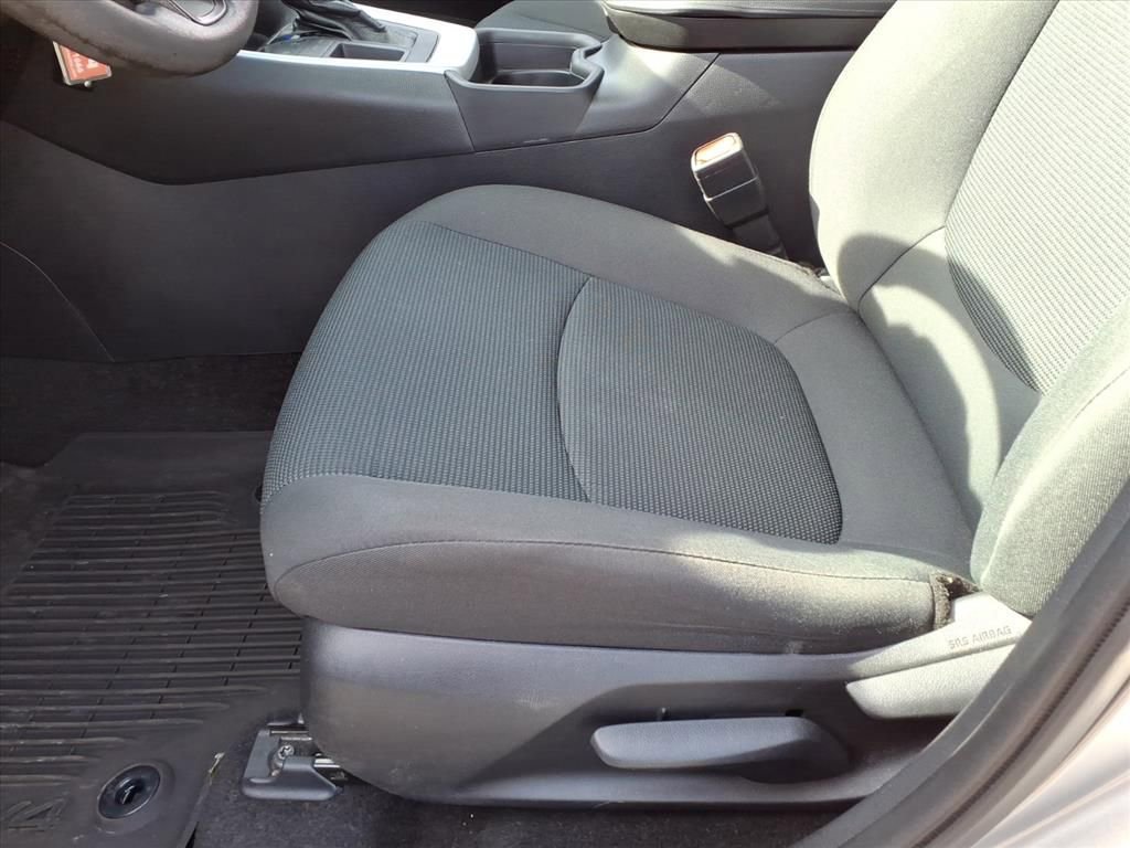 Used 2021 Toyota RAV4 LE FWD image 13