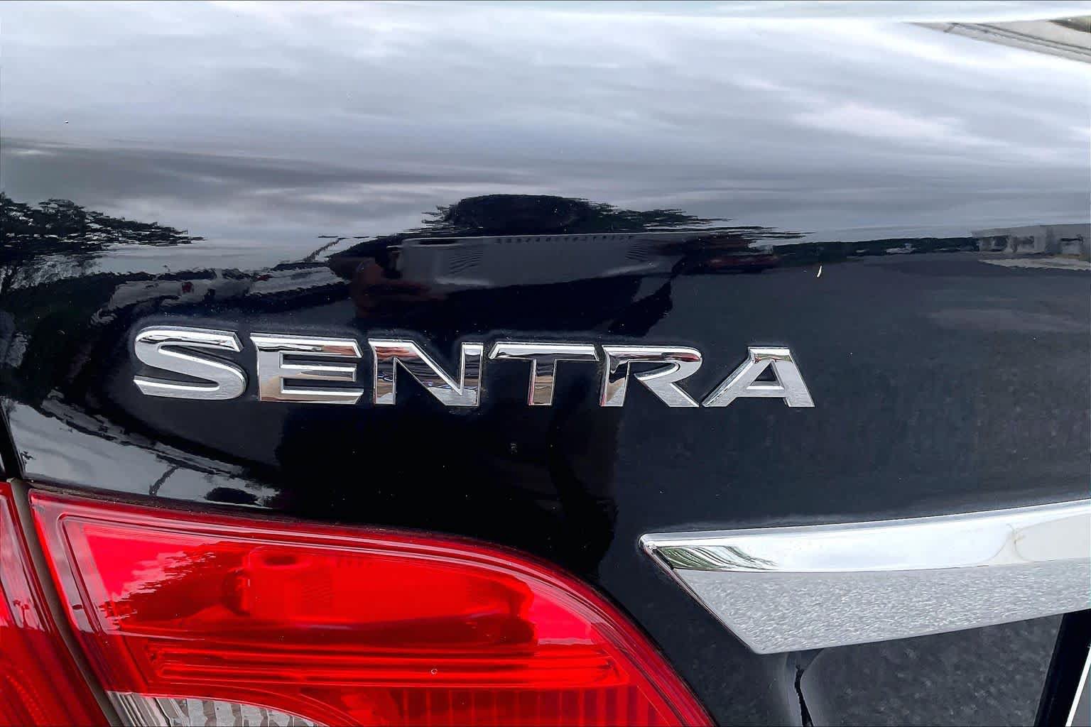 Used 2018 Nissan Sentra S FWD image 30