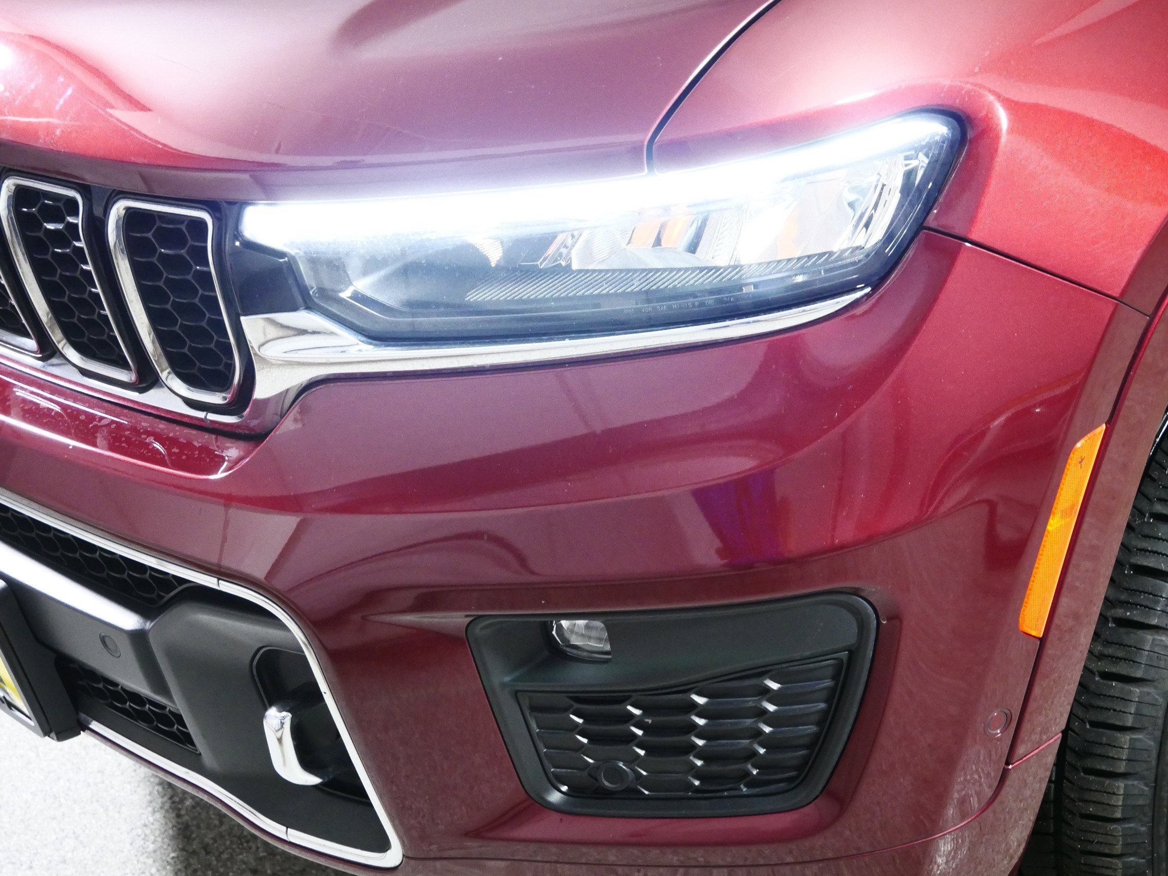 Used 2022 Jeep Grand Cherokee Overland w/ Luxury Tech Group IV image 16