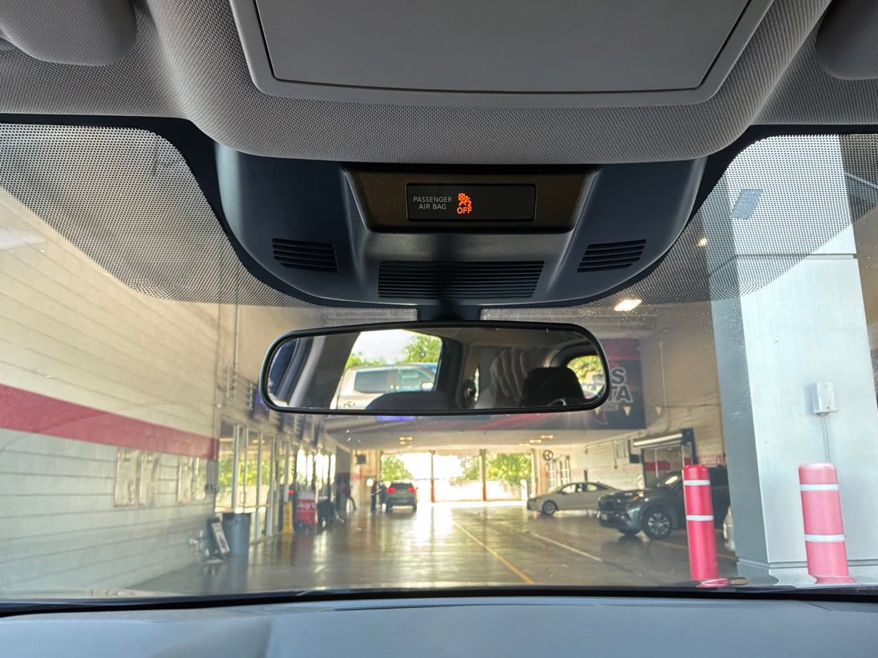Used 2025 Nissan Rogue SV FWD image 18