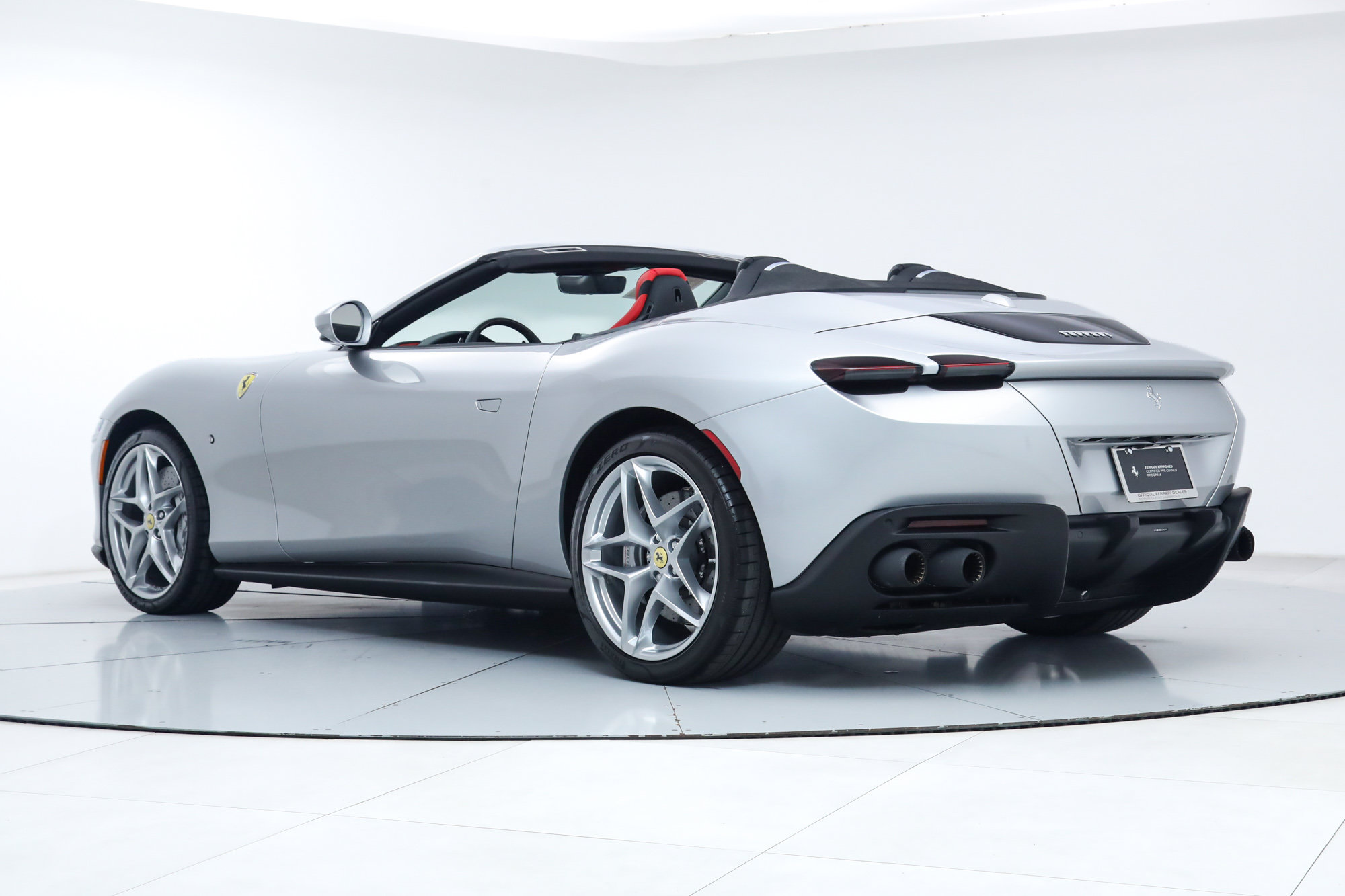 Certified 2026 Ferrari Roma Spider RWD image 8