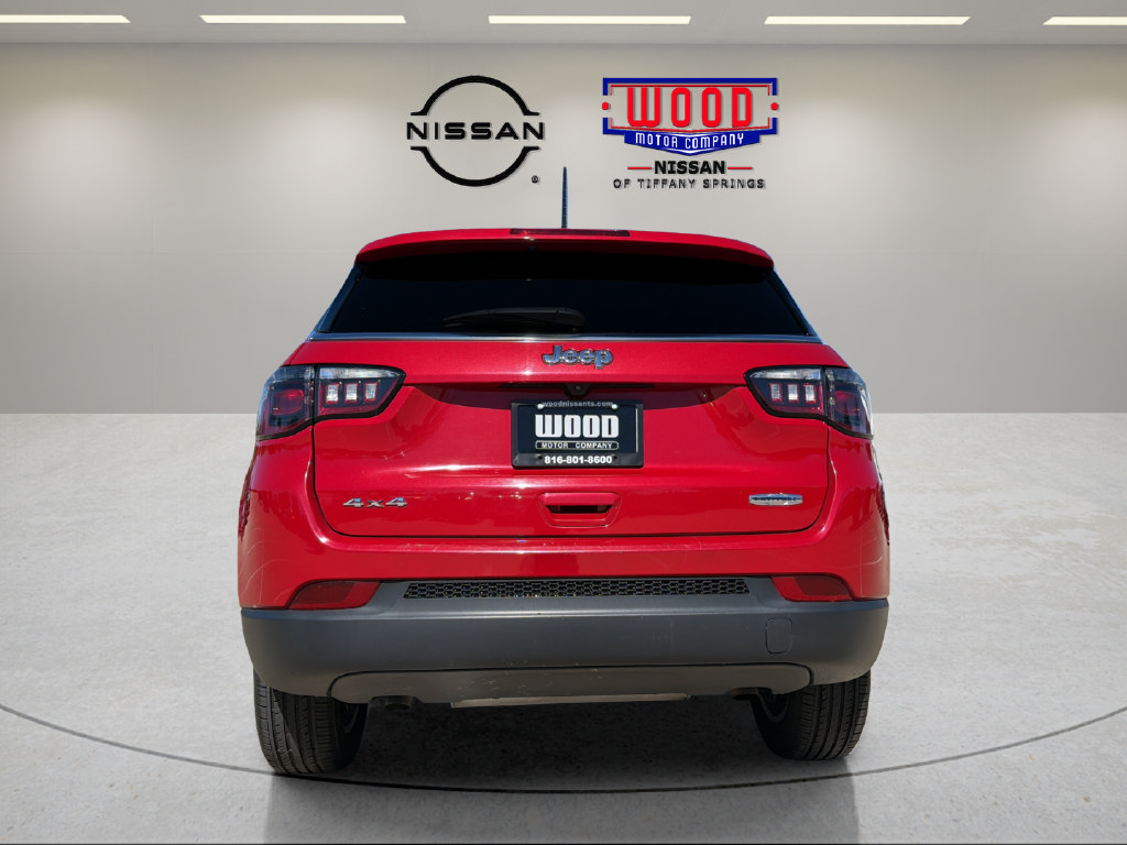 Used 2024 Jeep Compass Latitude AWD/4WD image 3