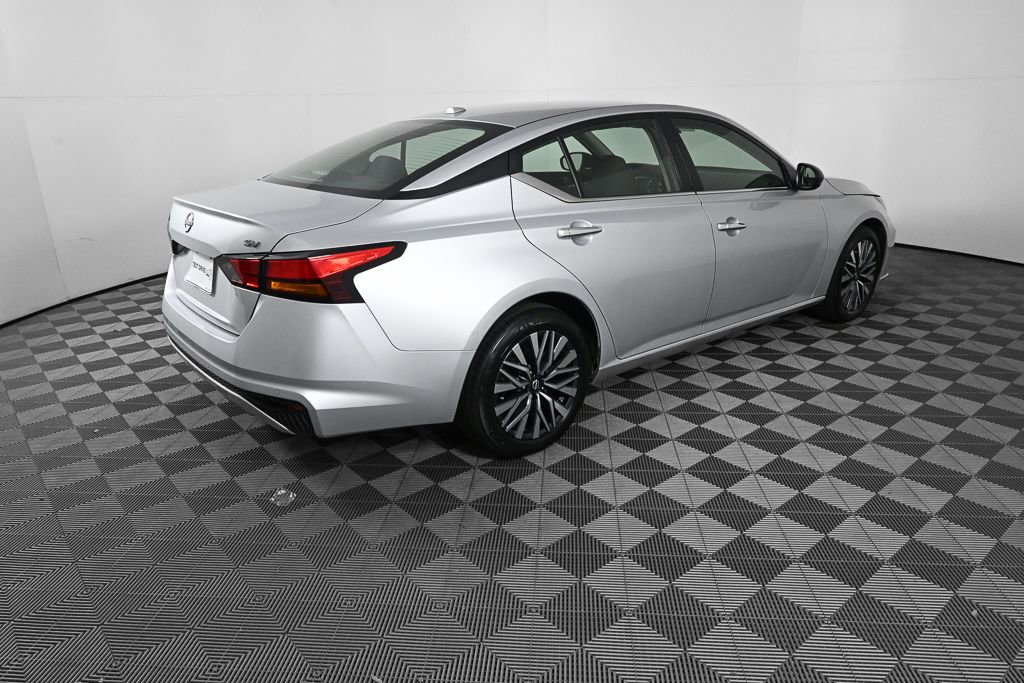Used 2024 Nissan Altima 2.5 SV image 24