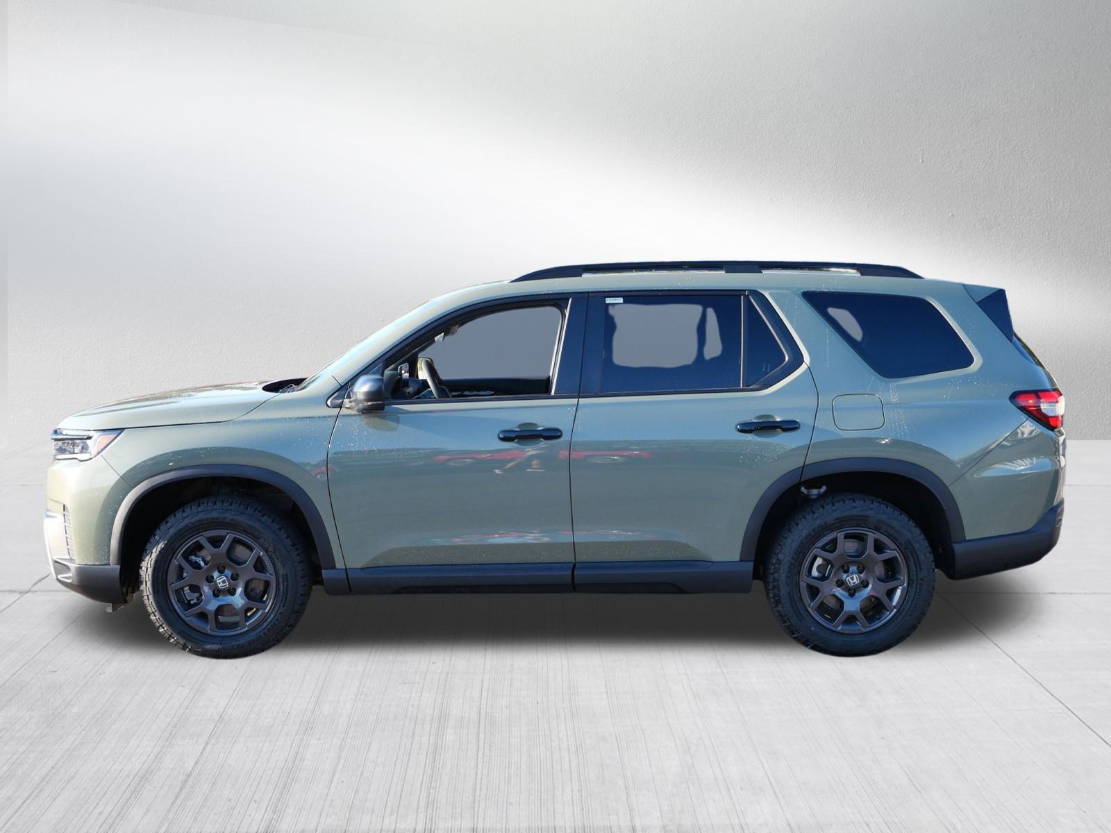 Certified 2026 Honda Pilot TrailSport image 4