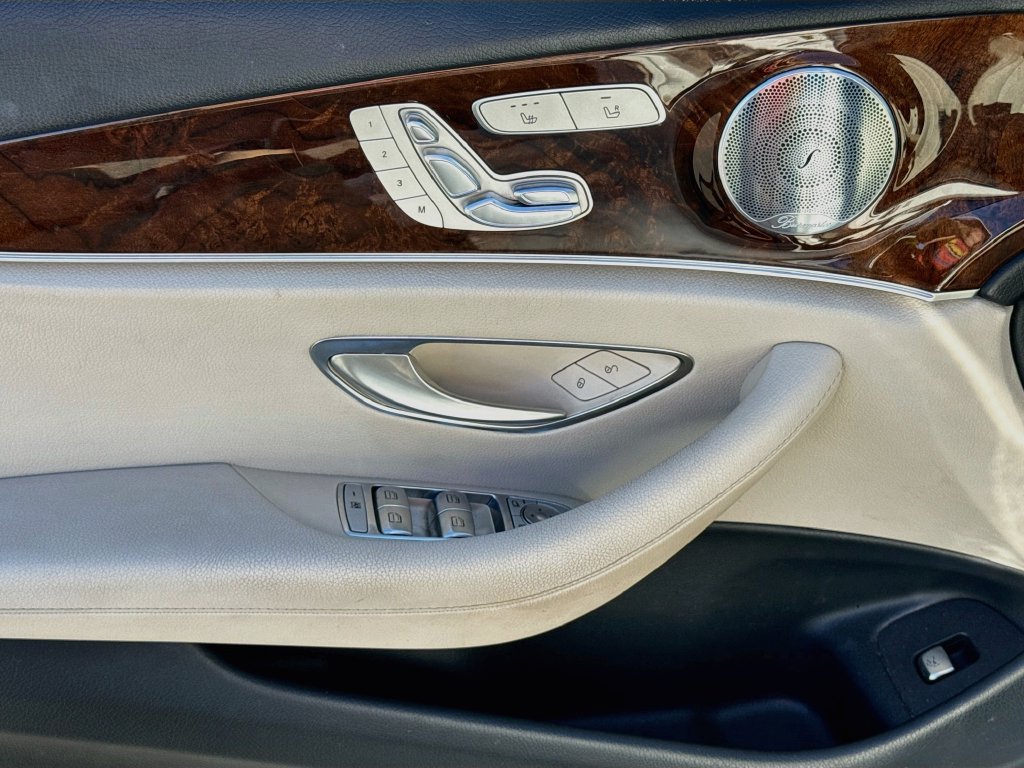 Used 2017 Mercedes-Benz E 300 4MATIC image 24