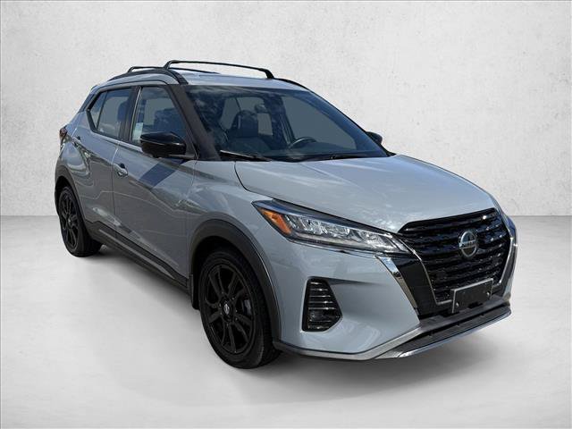 Used 2021 Nissan Kicks SR w/ SR Premium Package FWD image 3