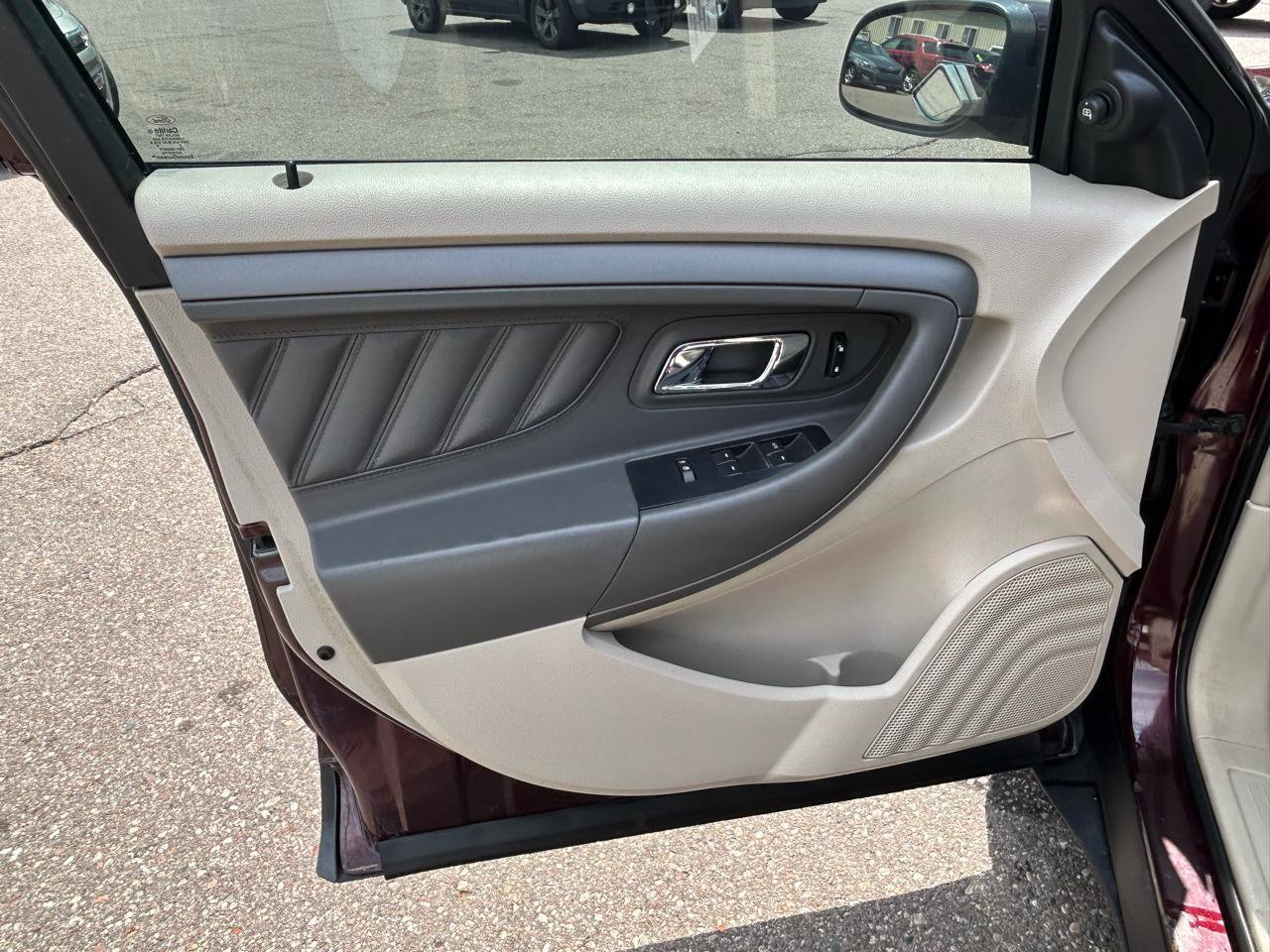 Used 2011 Ford Taurus SEL FWD image 14