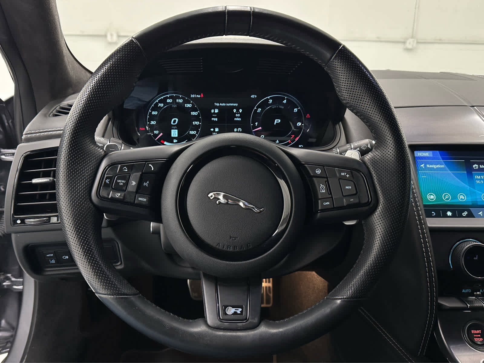 Used 2024 Jaguar F-TYPE R image 25