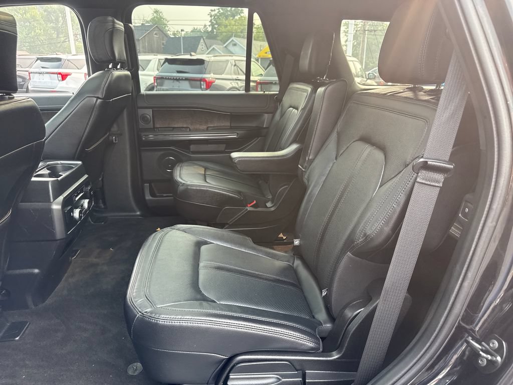 Used 2019 Ford Expedition Limited w/ Equipment Group 301A RWD image 27