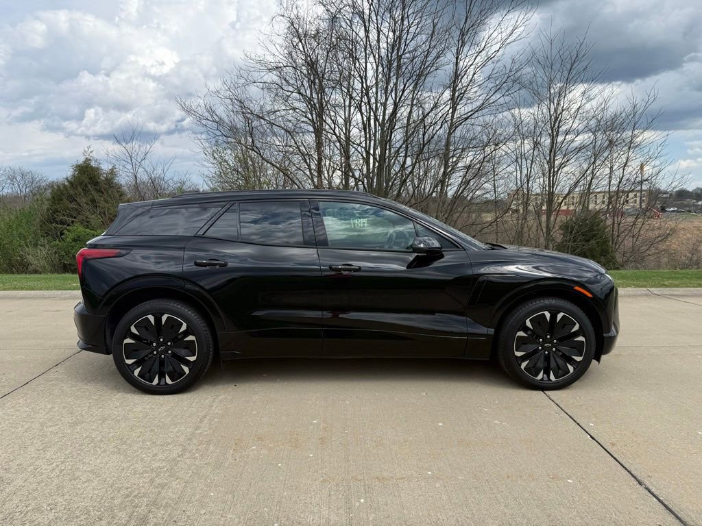 Used 2024 Chevrolet Blazer EV RS image 2